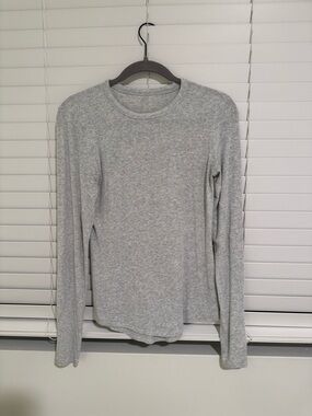 Lululemon Light Gray Long Sleeve Top